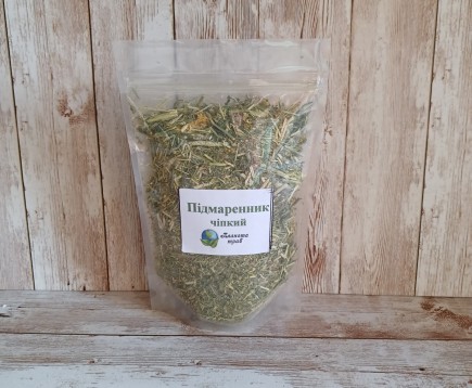 podmarennik-nastoyashchij-trava