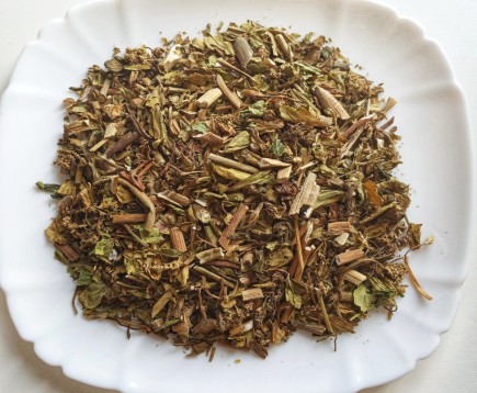 lyubistok-lekarstvennyj-listya