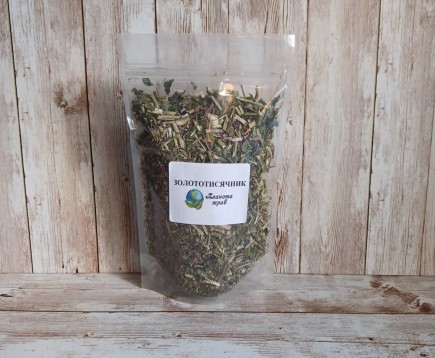 zolototysyachnik-obyknovennyj-trava